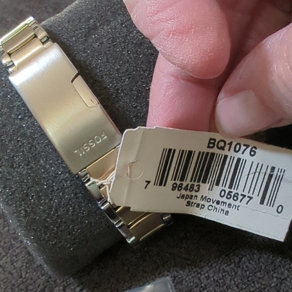 Fossil Two-Tone Silver and Gold Watch - Picture 4 of 4